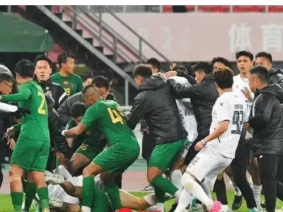 中国浙江FC与泰国武里南联赛后发生混战！