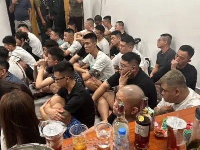 金边公寓中国人群殴1人被捅死 警方逮捕37名中国人