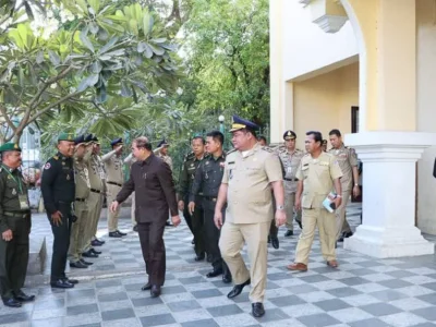 柬国防部高官率团视察波贝边防警察的工作！