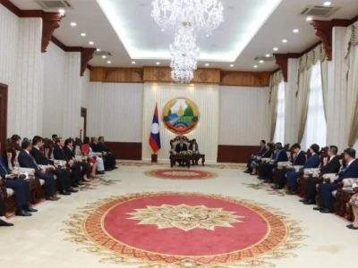 东盟旅游代表团拜会老挝总理宋赛