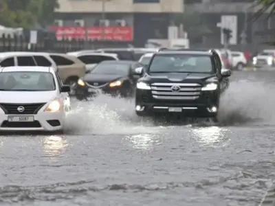 迪拜暴雨，约1000辆汽车遭受重创！
