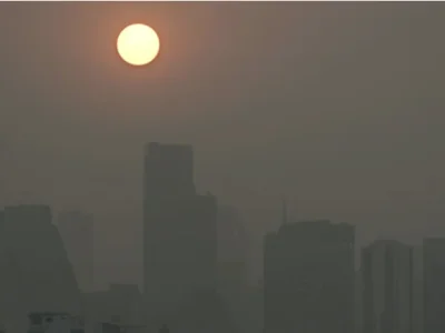 泰国曼谷空气污染严重，市政府呼吁市民在家办公！