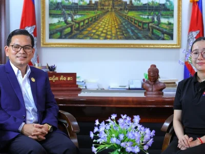 王毅访柬旨在落实好两国领导人重要共识 柬埔寨智库：柬中合作从来不是纸上谈兵