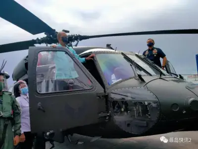 菲空军接收6架“黑鹰”直升机