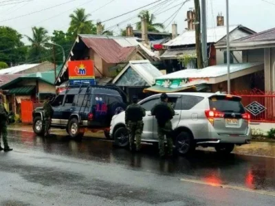 9人 冒充菲国警和军官 PNP 和菲律宾军官，被捕