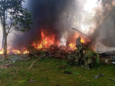 突发！菲律宾军方一架运输机在南岛坠毁 已救出至少40人