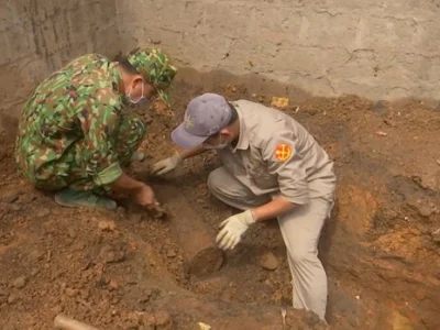 越南广治省在地下发现400多件爆炸物，均为战争遗留品