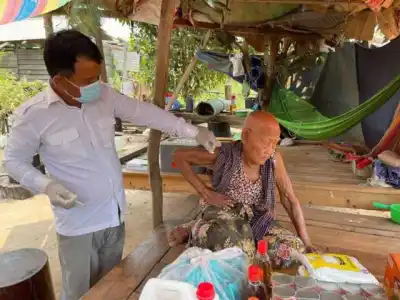 柬埔寨118岁老人接种疫苗获奖励300万瑞尔