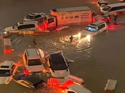 阿联酋东部地区洪涝灾害严重，迪拜酋长下令派出救援队火速驰援