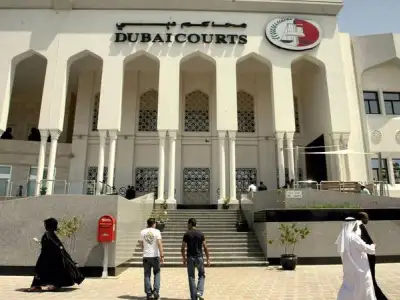 黑心中介在迪拜诈骗求职者被判入狱三年