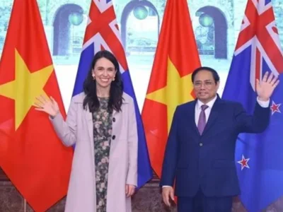 越南政府总理范明政举行仪式 欢迎新西兰总理杰辛达·阿德恩访问越南