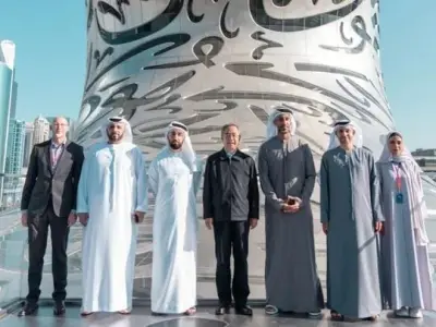 中华人民共和国副总理胡春华参观迪拜未来博物馆