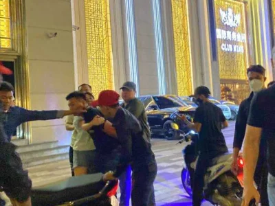 金边交通事故后互殴，一名中国男子被捕