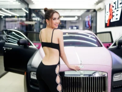 越南“内衣女皇”驾粉红色宾利出街因热议，大胆穿着比豪车更吸睛