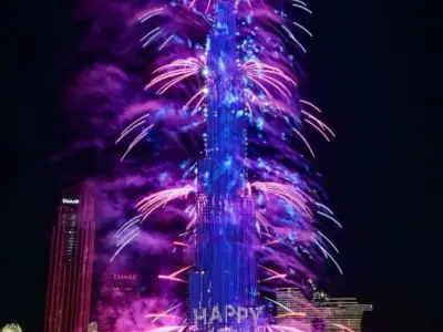 阿联酋各地以一系列壮观活动迎接新年的到来