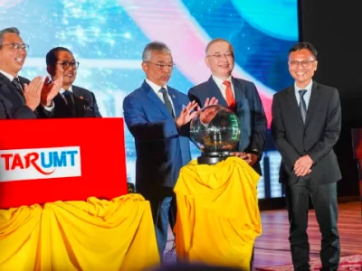 马来西亚国家元首为拉曼理工大学点赞