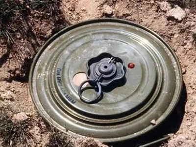 缅甸钦邦，一军方士兵被炸，一看地雷是自己埋的