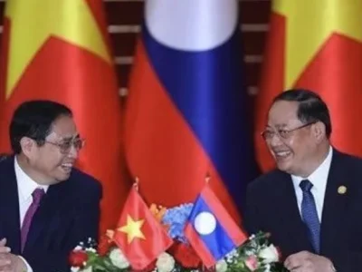 越南-老挝政府间联合委员会第45次会议结束，越南总理范明政拜会老挝国家主席通伦