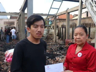 大年初一发生火灾，柬埔寨3间民宅被烧光！