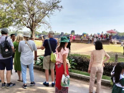 春节假期，柬埔寨暹粒省两天接待游客7万人次