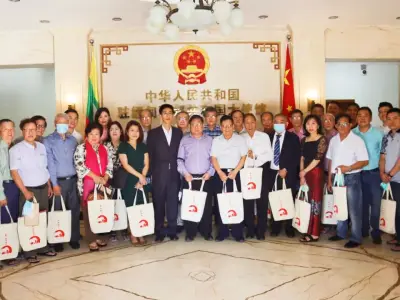 中国驻缅甸使馆向缅华侨胞发放“新春暖心包”