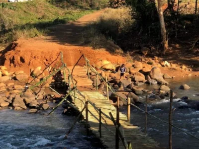 老挝才几米长的竹桥就要收1万过桥费，这钱花得值吗？