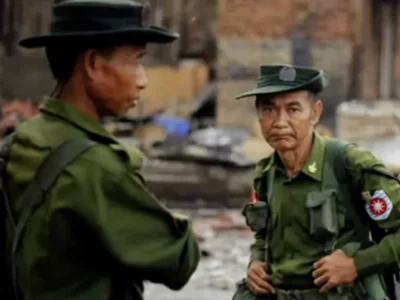 “谁敢跟来，我就杀谁！”缅甸军方士兵醉酒打架，还动枪