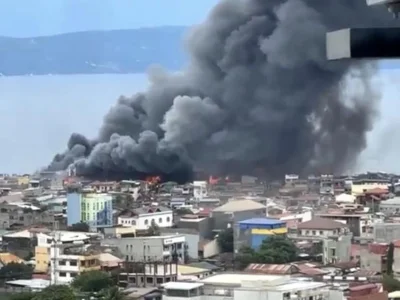 菲律宾达沃市大火烧毁1200栋房屋