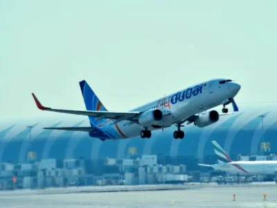 Flydubai航空从迪拜飞往马尔代夫的航班降落时飞机爆胎，导致机场关闭数小时