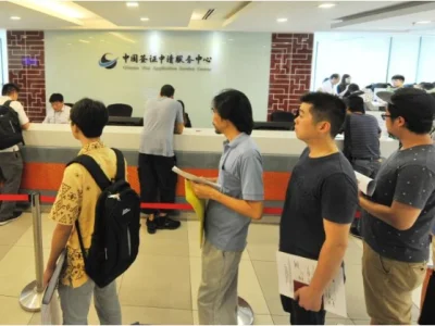中国签证需求激增、预约排期长，旅游社代办费市价250至500令吉