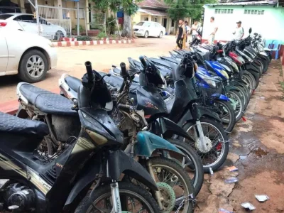 横行缅甸腊戌的摩托车抢劫团伙落网了，砍人、抢钱、抢车太猖狂