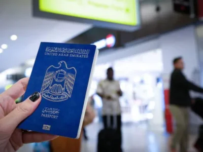 亨利护照指数最新排名：阿联酋护照排名全球第12位
