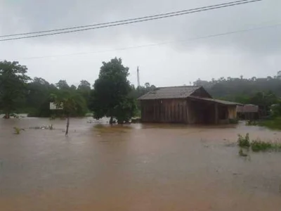 5省遭洪水袭击，致1死1失踪