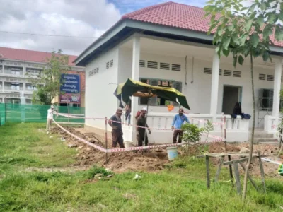 柬埔寨一高中校园内发现数百枚未爆炸物！