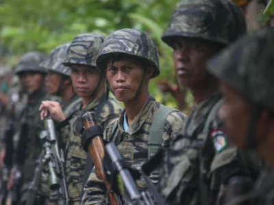 102名前穆斯林叛乱分子投诚后加入菲国警部队