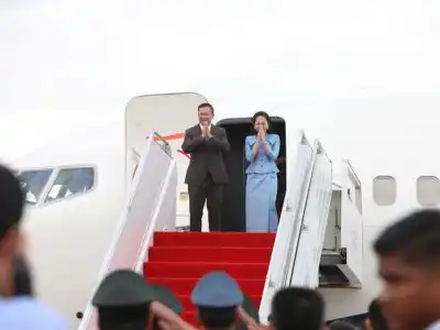 柬埔寨首相洪玛耐启程访美
